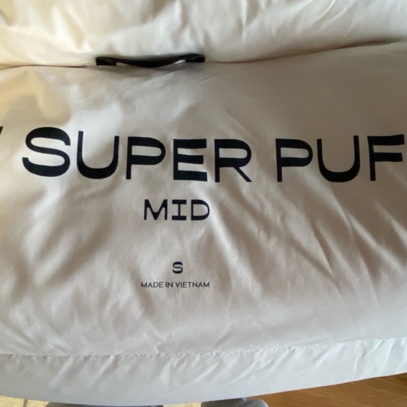 Aritzia Superpuff - Picture 3 of 3